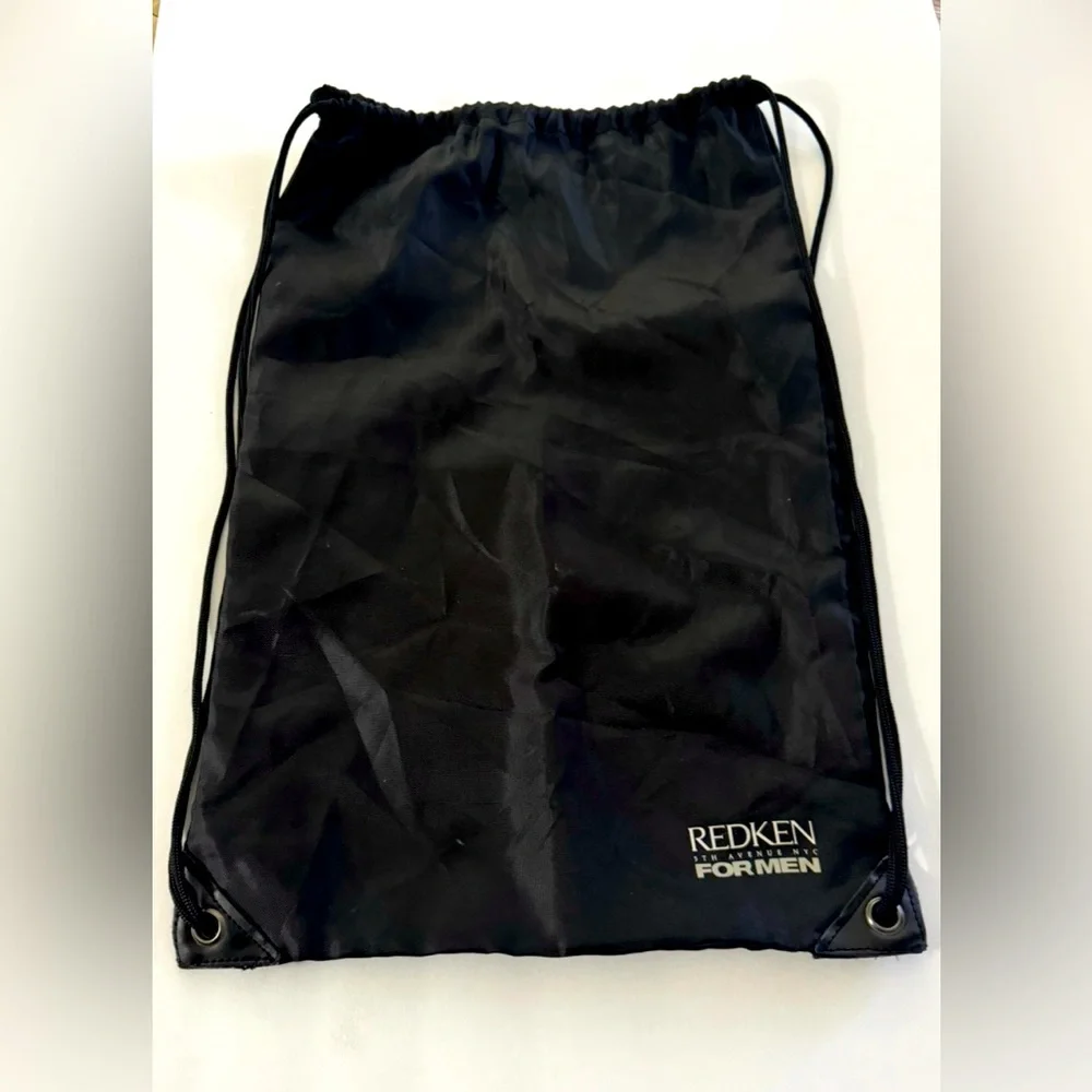 💕 5th Avenue NYC Redken for Men 12” x 20” black drawstring bag